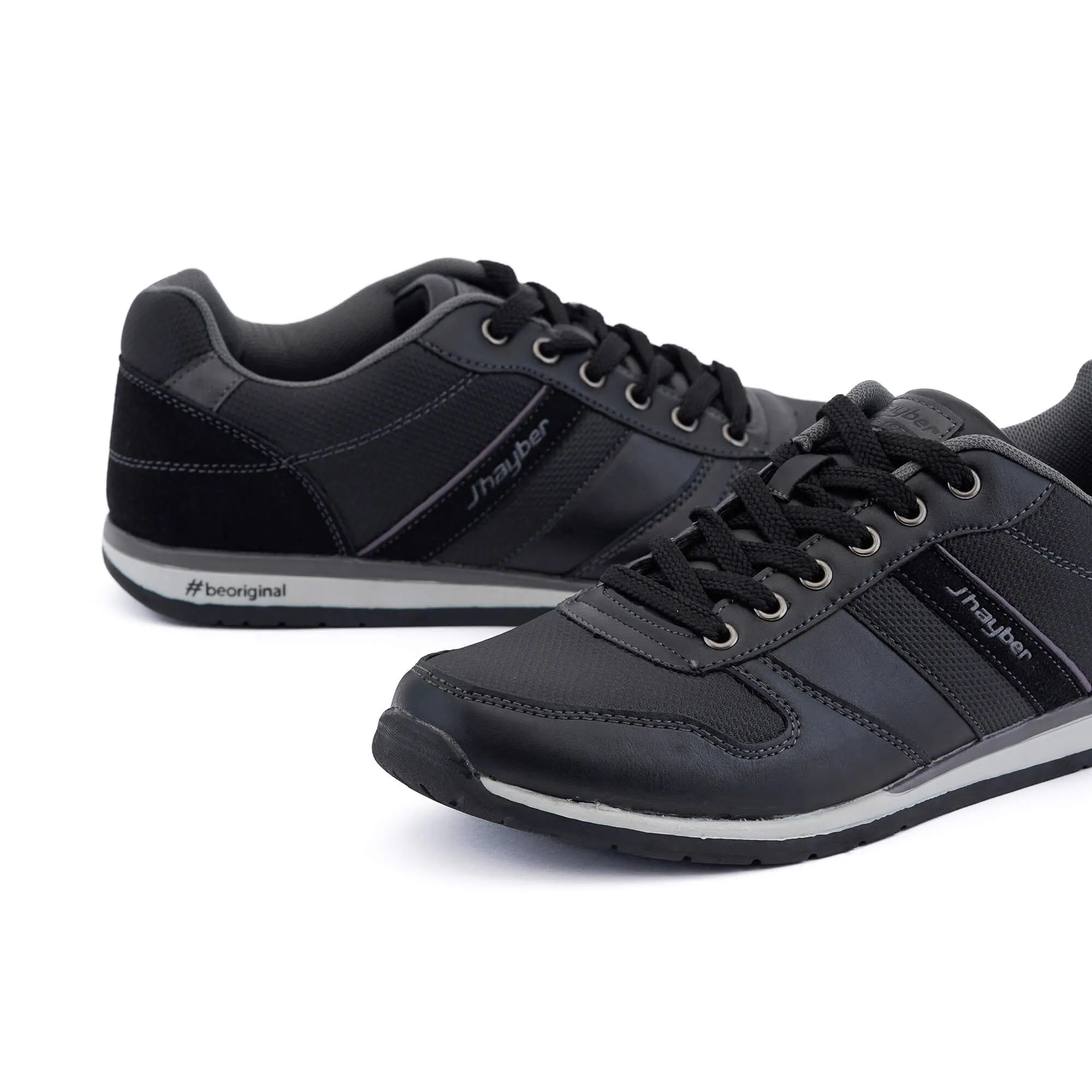 Chaveza Black Sneakers