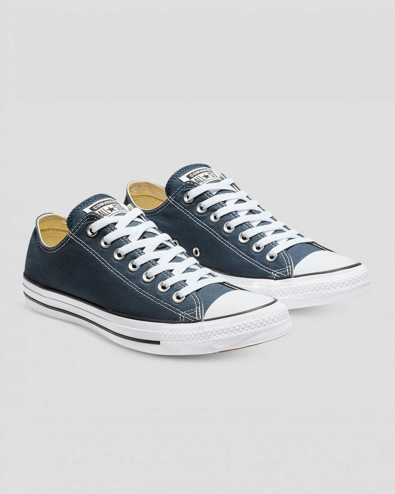 CHUCK TAYLOR CORE CANVAS LOW