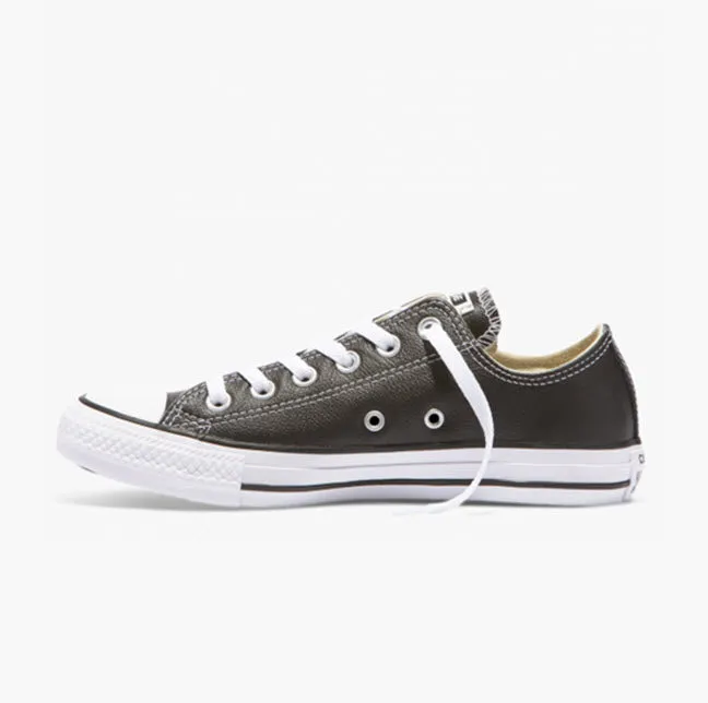 Converse Chuck Taylor All Star Classic Black/White Leather Low Top 132174C