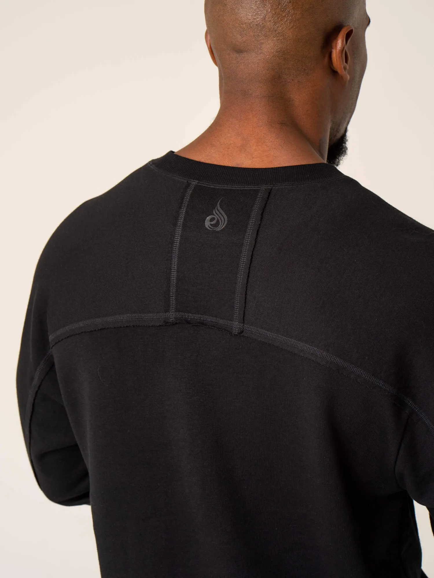 Dynamic Pullover Jumper - Black