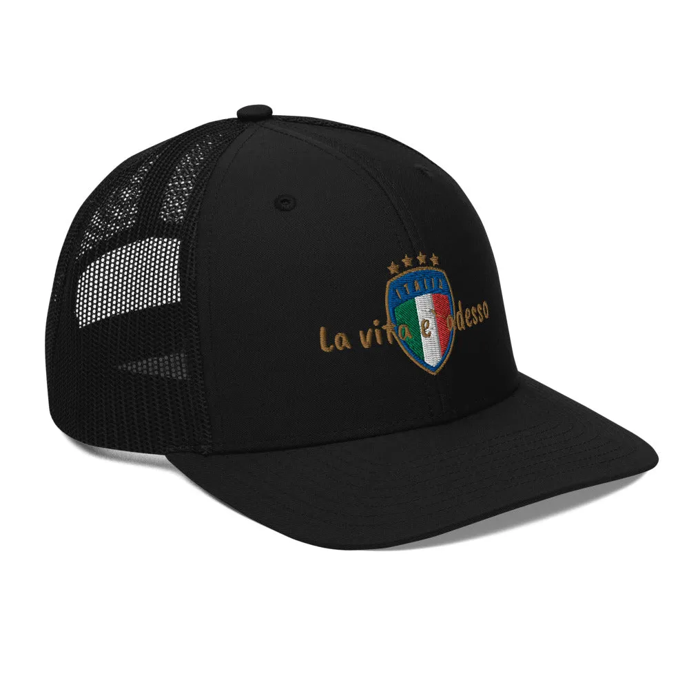 La vita e` adesso Trucker Cap