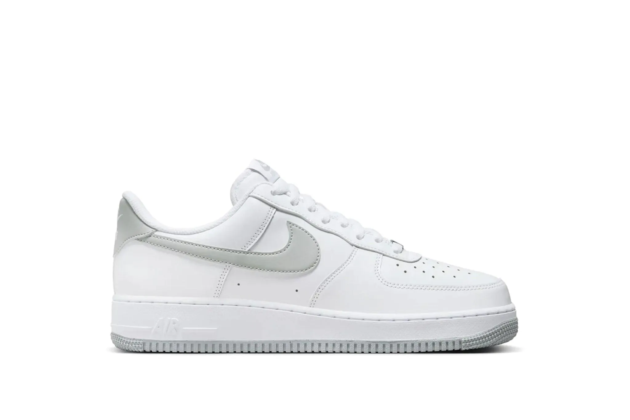 Nike Air Force 1 '07 "Light Smoke Grey"