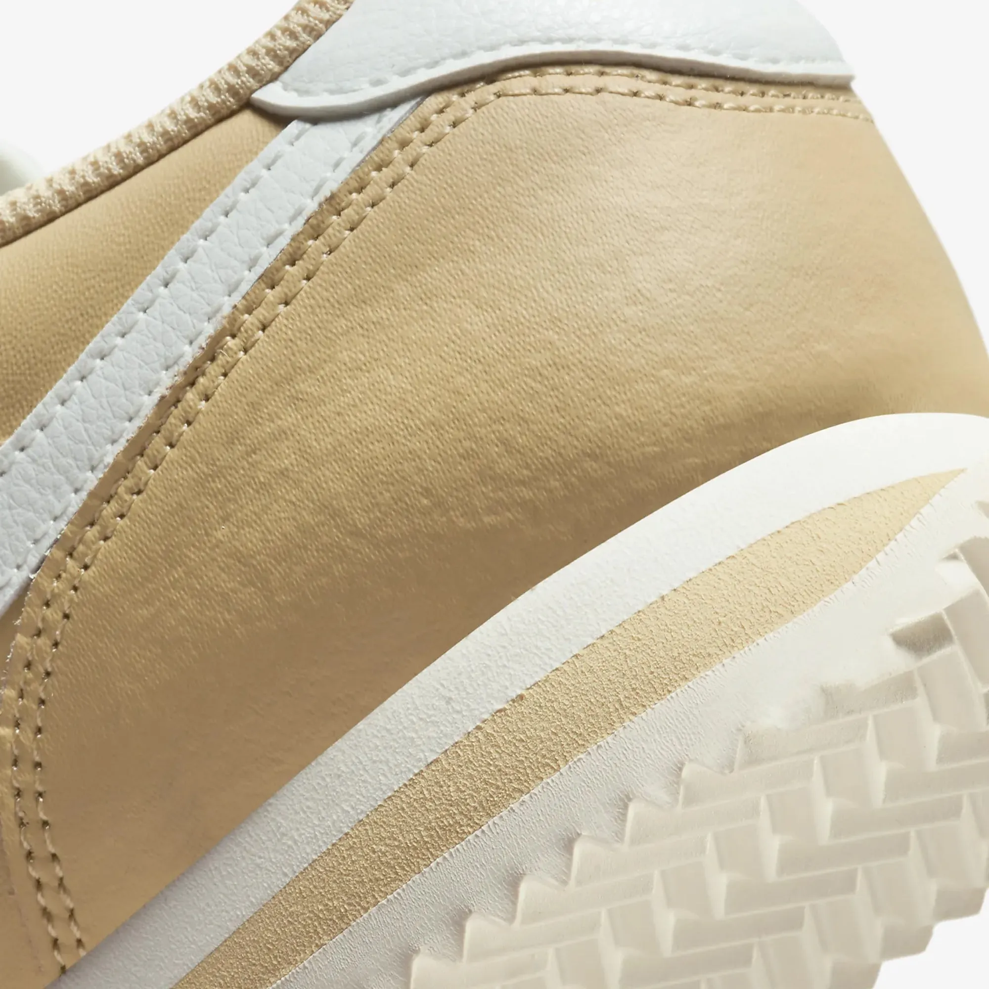 Nike | WMN'S CORTEZ  { SESAME/SAIL-WHITE