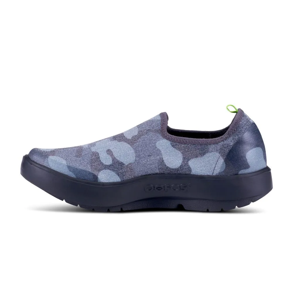 'OOFOS' Women's OOmg eeZee Low Shoe - Black / Grey Camo