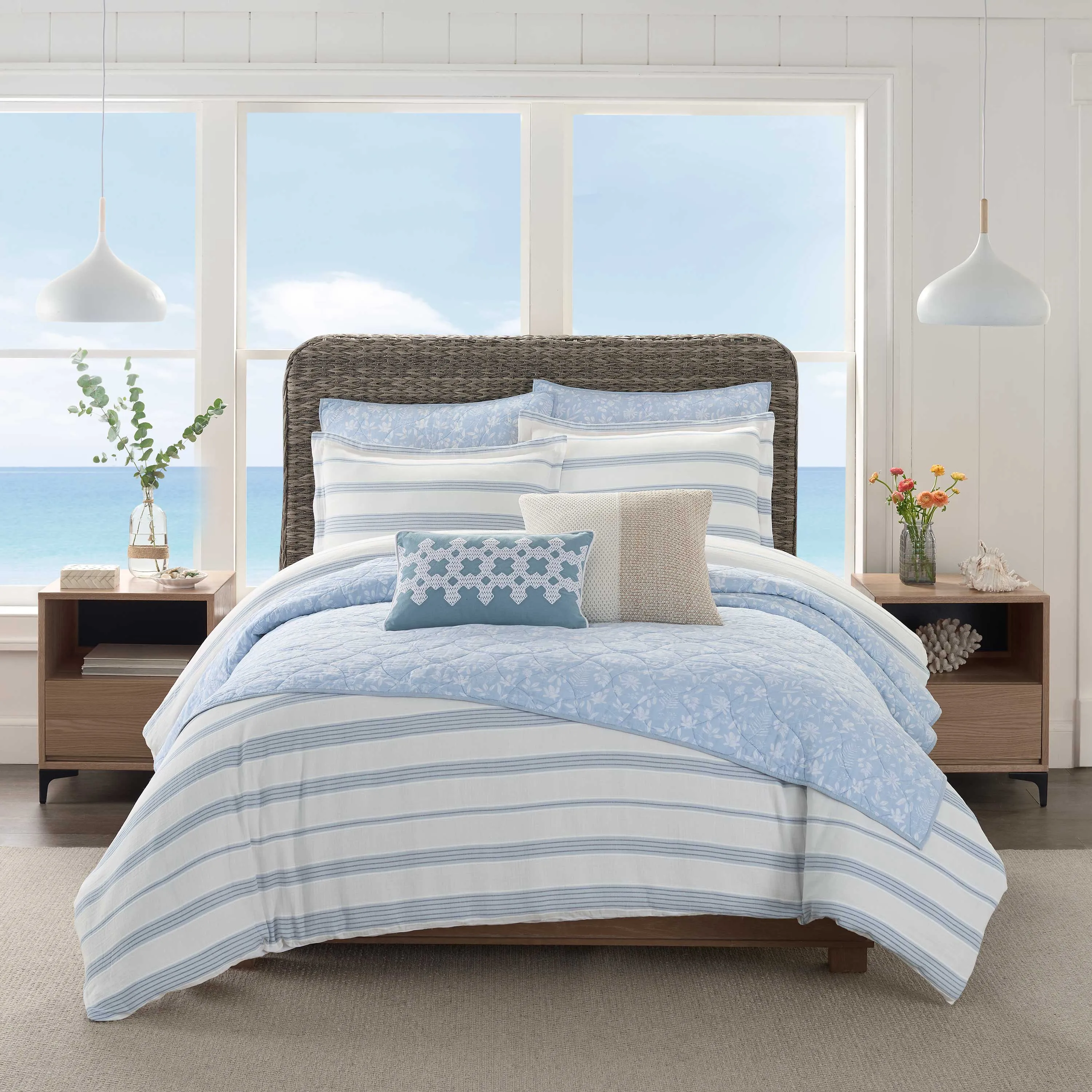 Southern Tide Florence White/Blue Comforter Set