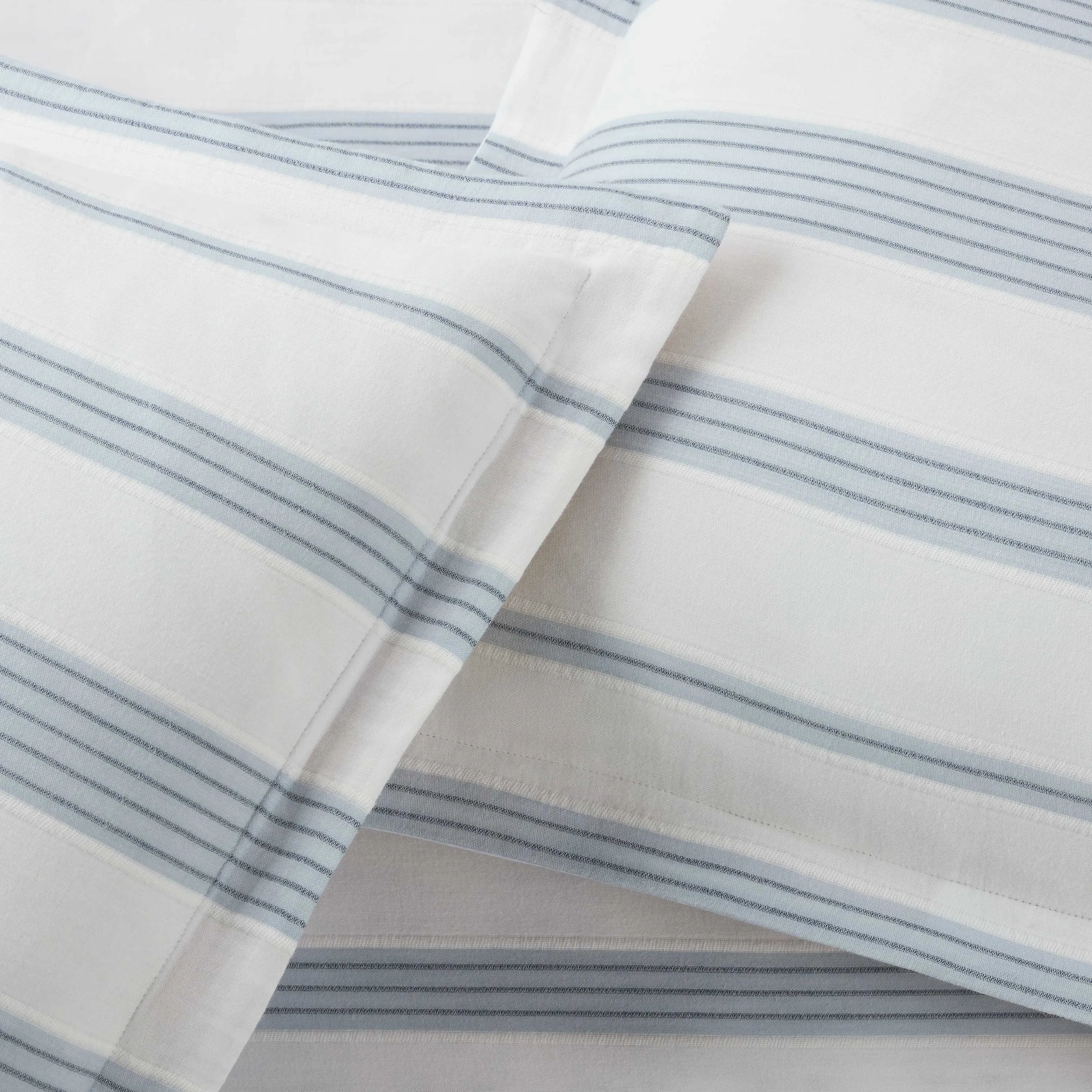 Southern Tide Florence White/Blue Comforter Set